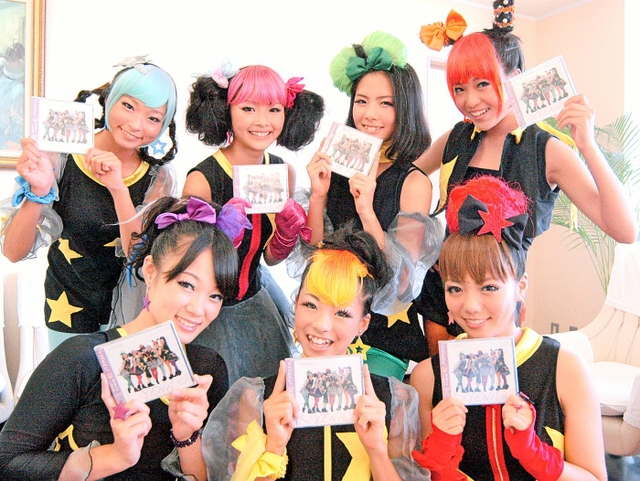 YENA摜